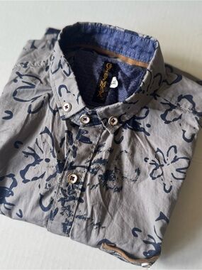 Casual Grey Floral-Print Men's Button-Down Shirt‎